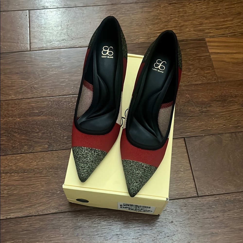 Chic Red and Gold Pointed Toe Heels